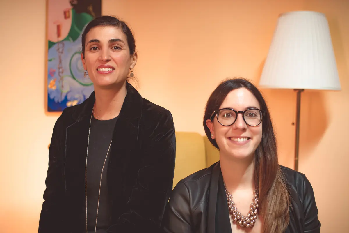 L'avvocata Paola Bergamini e la dott.ssa Marinella Vicini nello studio dove conducono insieme gli incontri di mediazione familiare